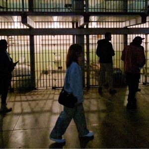 Meet your Posher, Axream